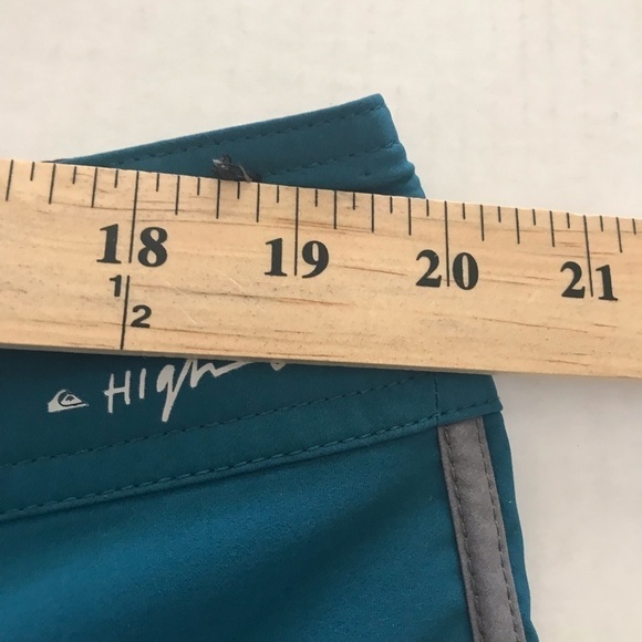 QUICKSILVER Crypt Scallop 20" Boardshorts - Picture 11 of 14